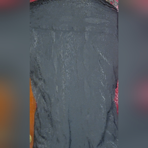 H&M Mens button-up animal print dress shirt. - Picture 3 of 5